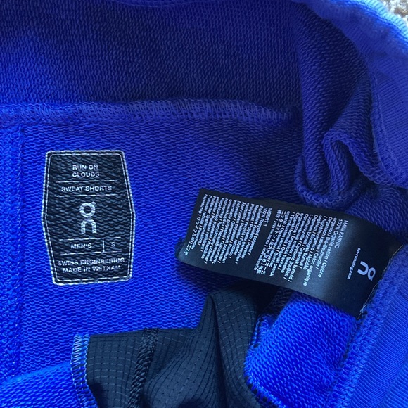 On Running Men’s Sweat Shorts Blue Athletic Run on Clouds Sz S - Picture 4 of 11